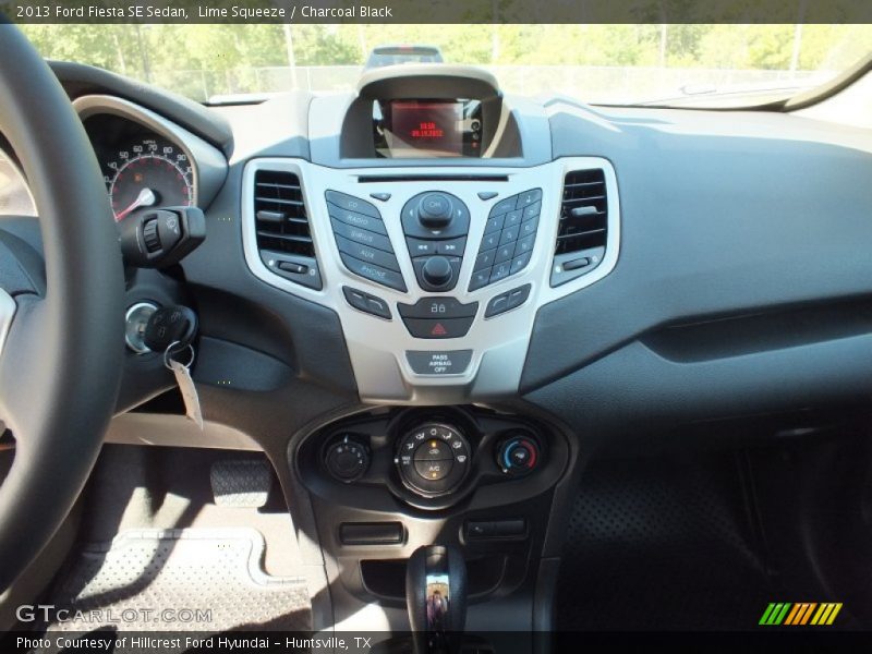 Lime Squeeze / Charcoal Black 2013 Ford Fiesta SE Sedan