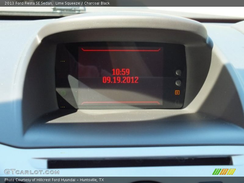 Lime Squeeze / Charcoal Black 2013 Ford Fiesta SE Sedan