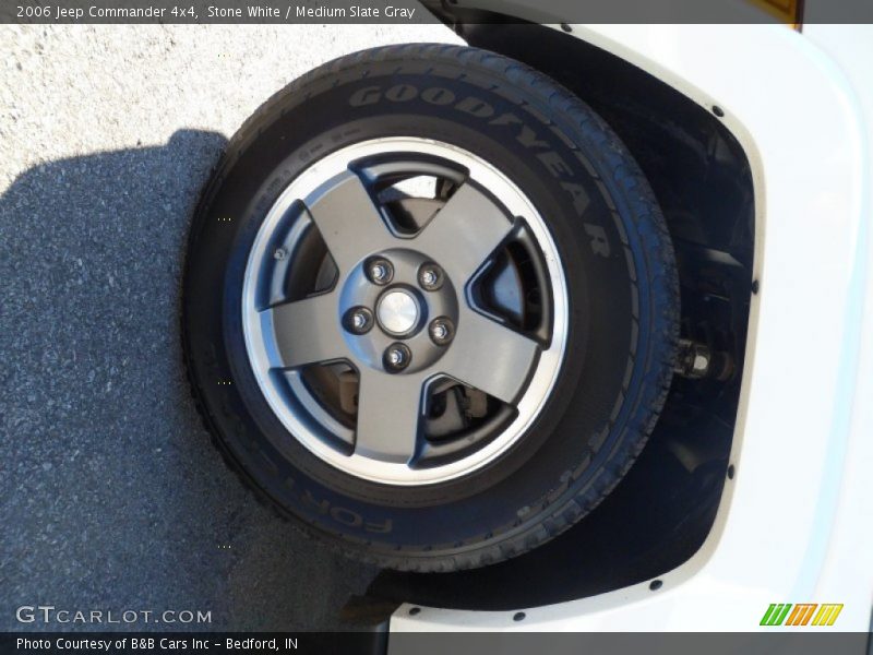 Stone White / Medium Slate Gray 2006 Jeep Commander 4x4