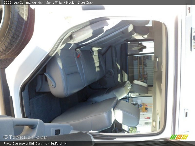 Stone White / Medium Slate Gray 2006 Jeep Commander 4x4