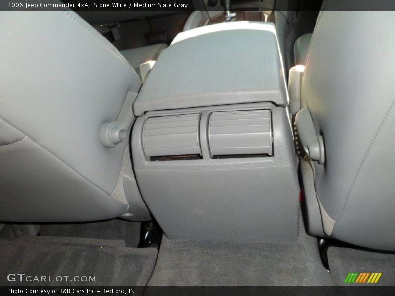 Stone White / Medium Slate Gray 2006 Jeep Commander 4x4