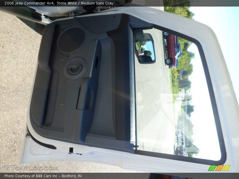 Stone White / Medium Slate Gray 2006 Jeep Commander 4x4
