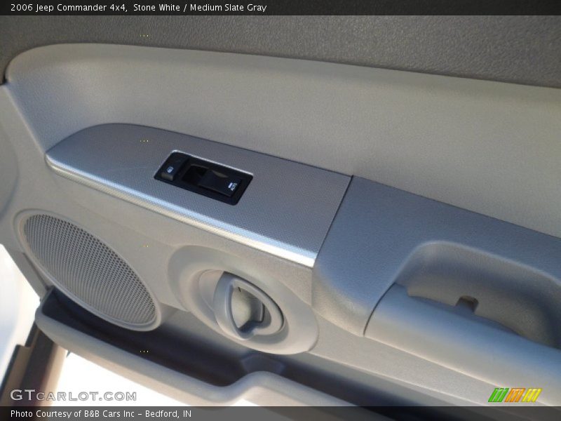 Stone White / Medium Slate Gray 2006 Jeep Commander 4x4