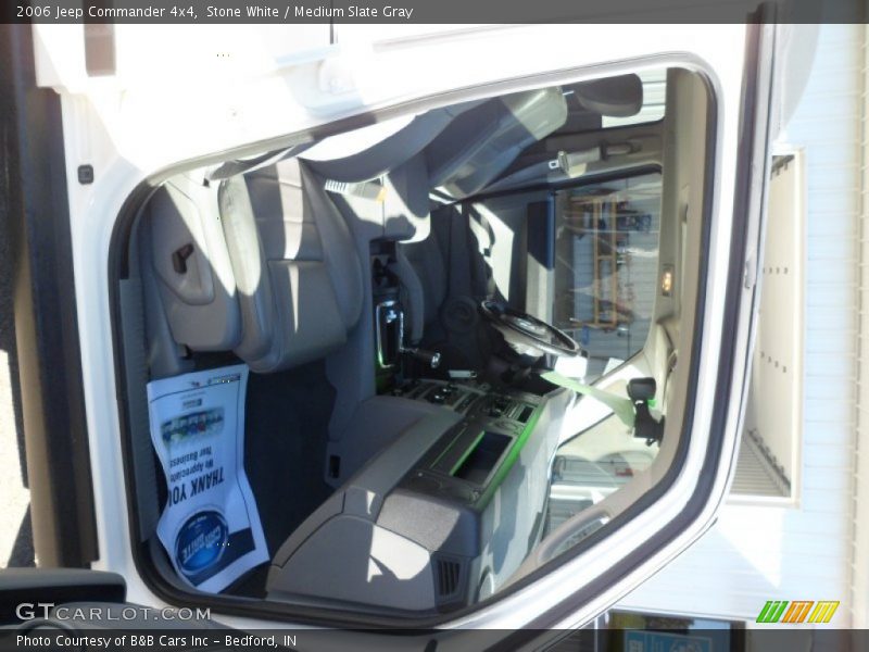 Stone White / Medium Slate Gray 2006 Jeep Commander 4x4