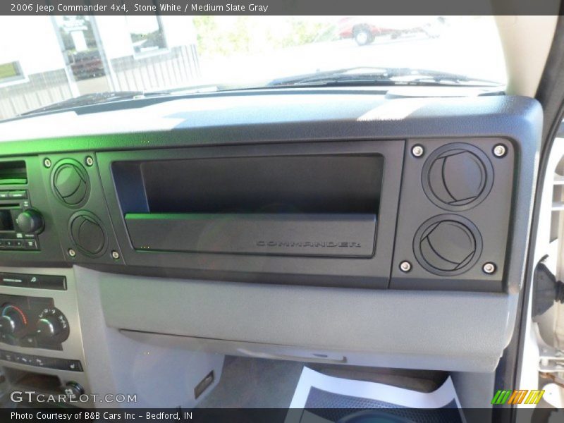 Stone White / Medium Slate Gray 2006 Jeep Commander 4x4