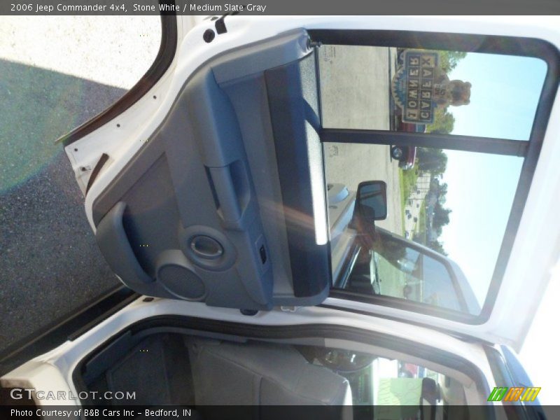 Stone White / Medium Slate Gray 2006 Jeep Commander 4x4