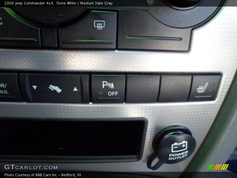 Stone White / Medium Slate Gray 2006 Jeep Commander 4x4