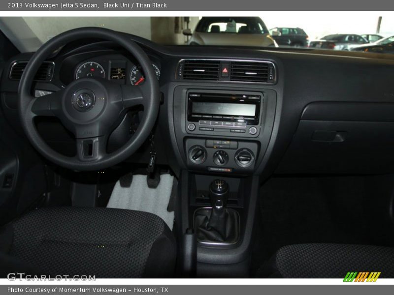 Black Uni / Titan Black 2013 Volkswagen Jetta S Sedan