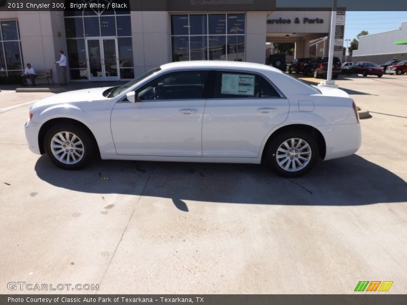Bright White / Black 2013 Chrysler 300