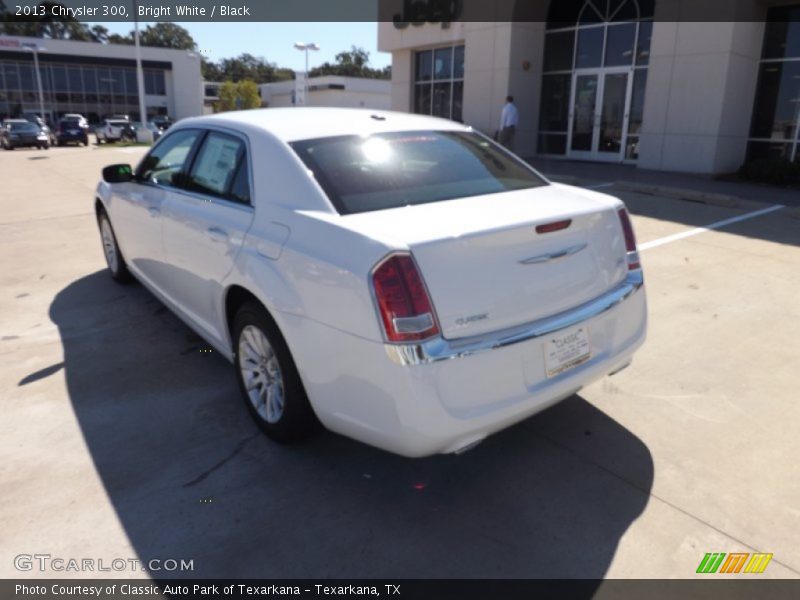 Bright White / Black 2013 Chrysler 300