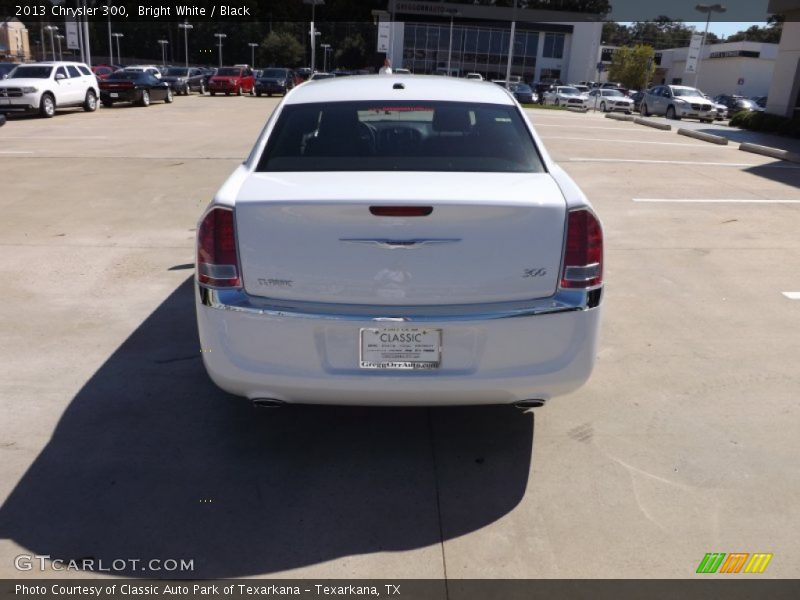 Bright White / Black 2013 Chrysler 300