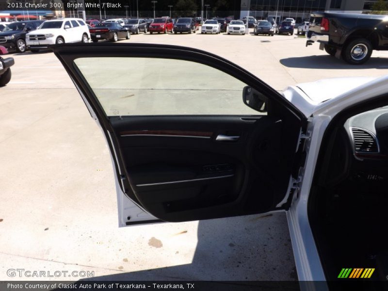 Bright White / Black 2013 Chrysler 300
