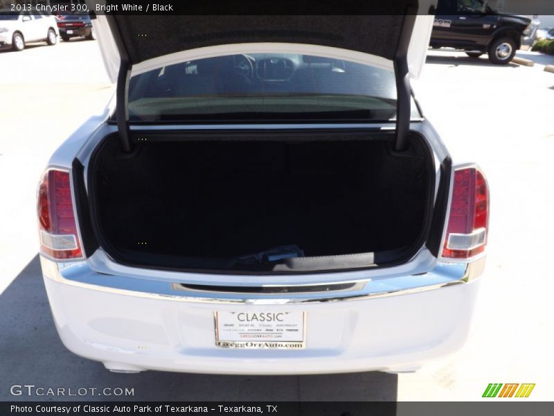 Bright White / Black 2013 Chrysler 300