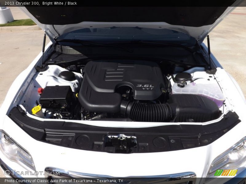 Bright White / Black 2013 Chrysler 300