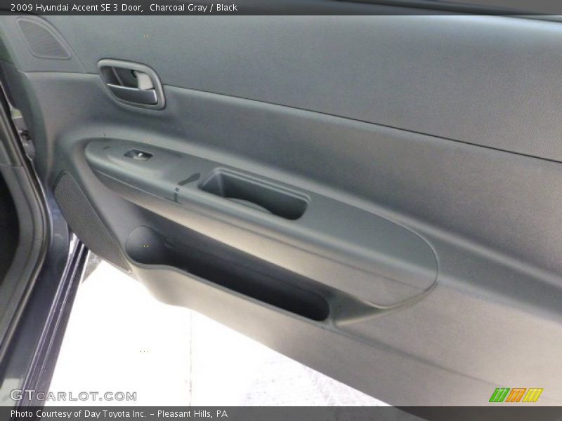 Charcoal Gray / Black 2009 Hyundai Accent SE 3 Door