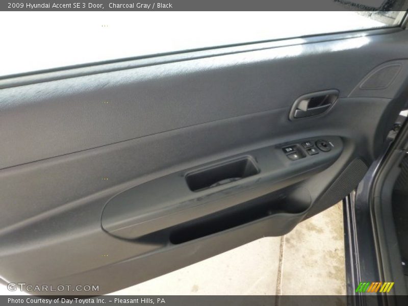 Charcoal Gray / Black 2009 Hyundai Accent SE 3 Door