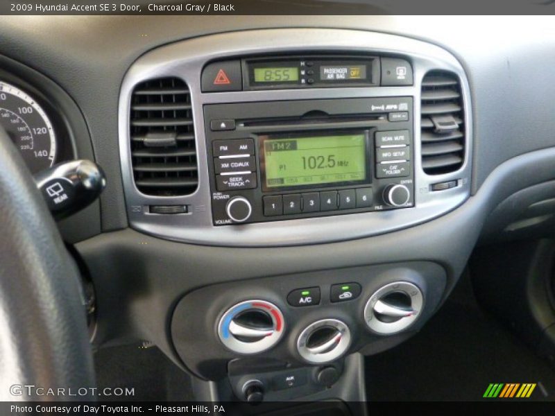 Controls of 2009 Accent SE 3 Door