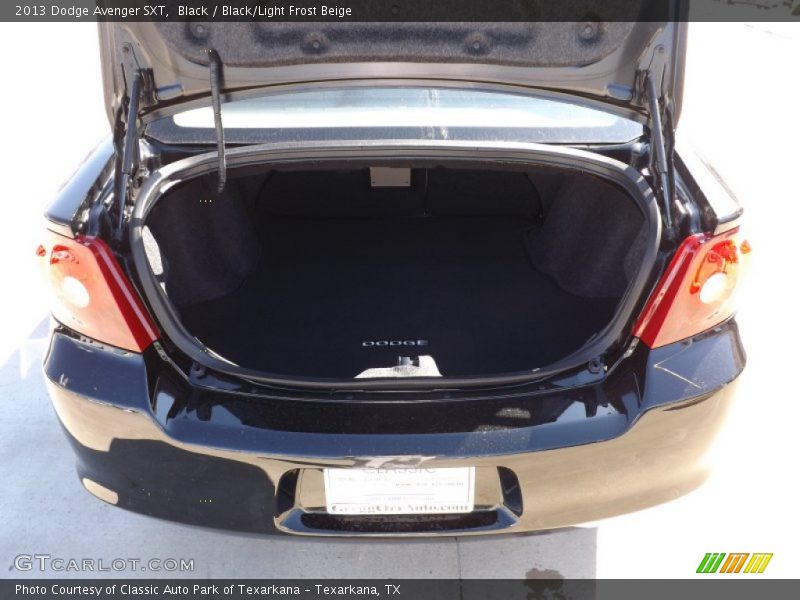 Black / Black/Light Frost Beige 2013 Dodge Avenger SXT