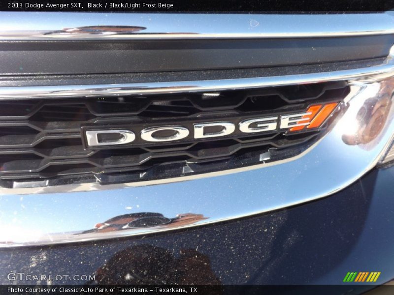 Black / Black/Light Frost Beige 2013 Dodge Avenger SXT