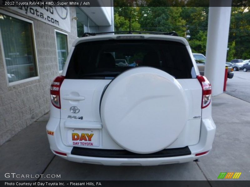 Super White / Ash 2012 Toyota RAV4 I4 4WD