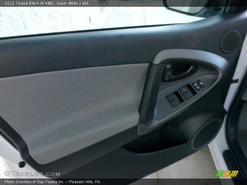 Super White / Ash 2012 Toyota RAV4 I4 4WD