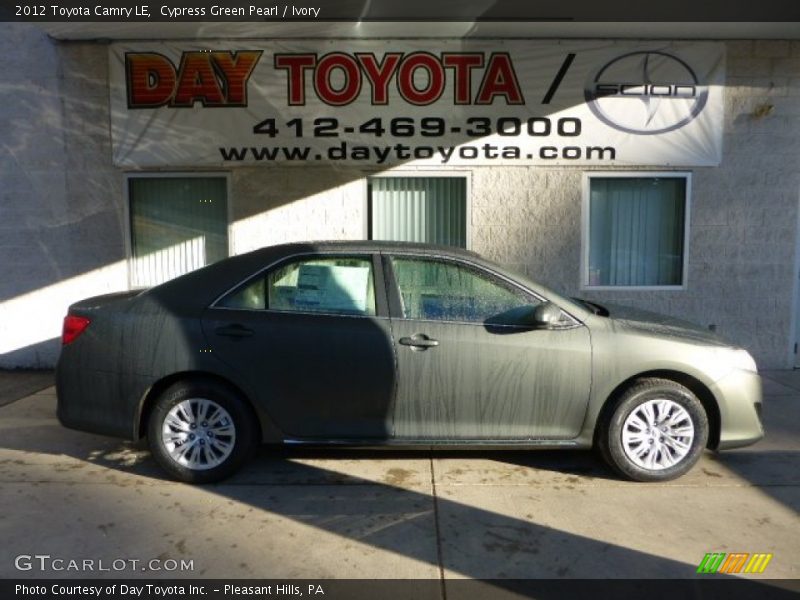 Cypress Green Pearl / Ivory 2012 Toyota Camry LE