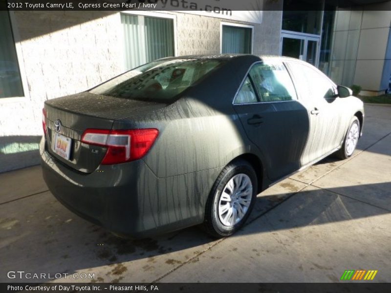 Cypress Green Pearl / Ivory 2012 Toyota Camry LE
