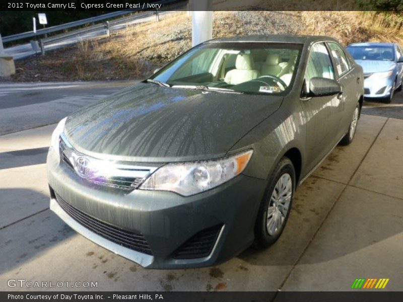 Cypress Green Pearl / Ivory 2012 Toyota Camry LE