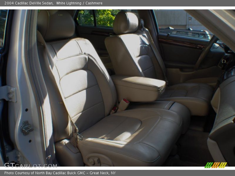 White Lightning / Cashmere 2004 Cadillac DeVille Sedan