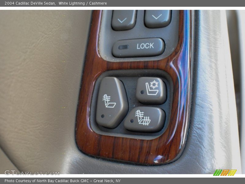 White Lightning / Cashmere 2004 Cadillac DeVille Sedan