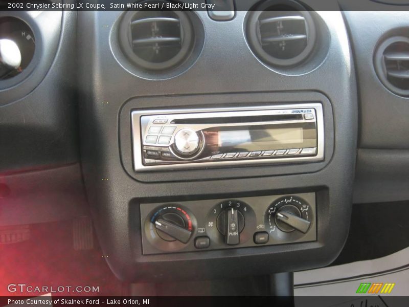 Satin White Pearl / Black/Light Gray 2002 Chrysler Sebring LX Coupe