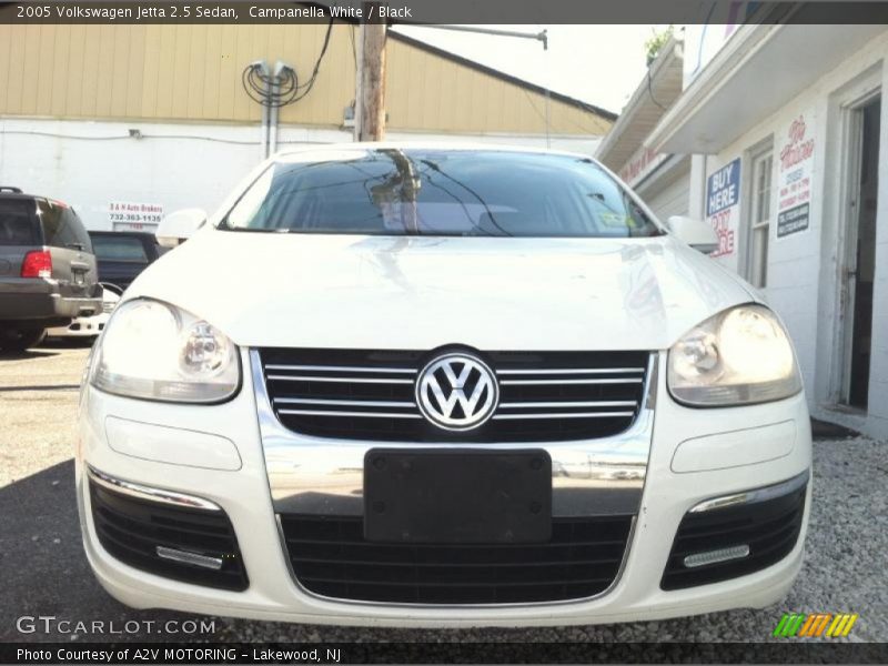 Campanella White / Black 2005 Volkswagen Jetta 2.5 Sedan
