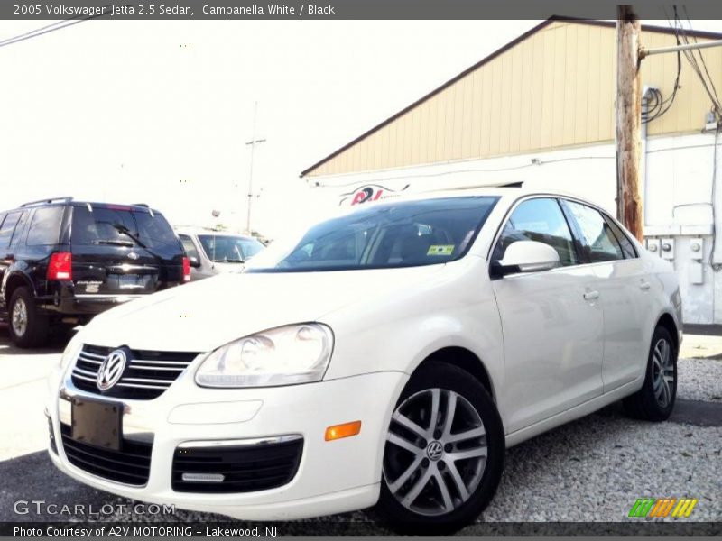 Campanella White / Black 2005 Volkswagen Jetta 2.5 Sedan