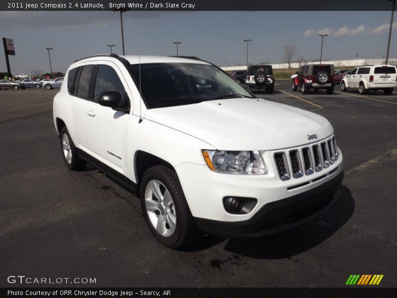 Bright White / Dark Slate Gray 2011 Jeep Compass 2.4 Latitude