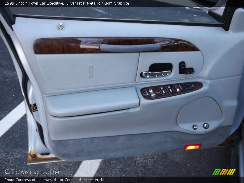 Silver Frost Metallic / Light Graphite 1999 Lincoln Town Car Executive