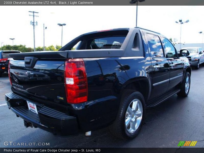 Black / Light Cashmere 2009 Chevrolet Avalanche LTZ 4x4