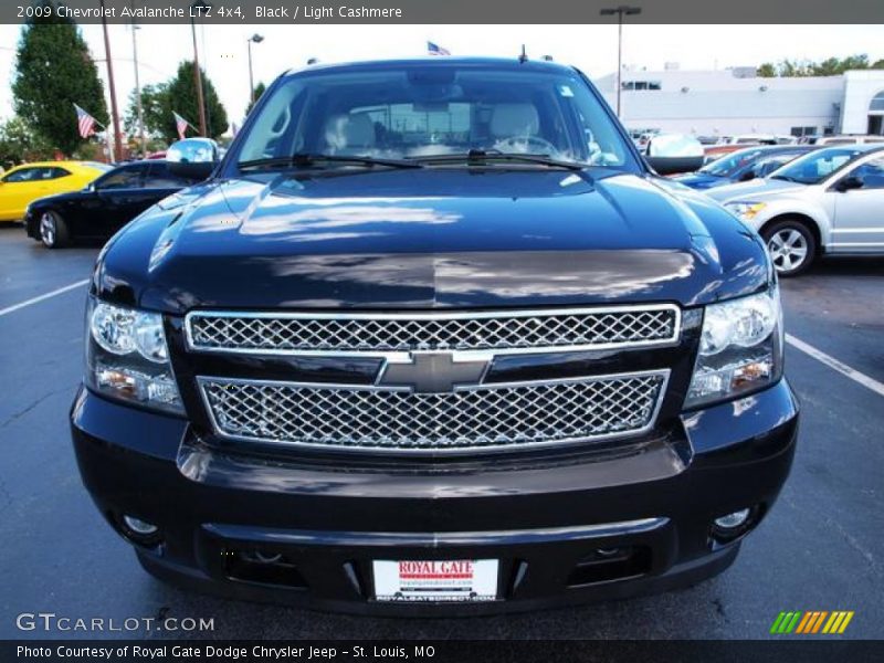 Black / Light Cashmere 2009 Chevrolet Avalanche LTZ 4x4