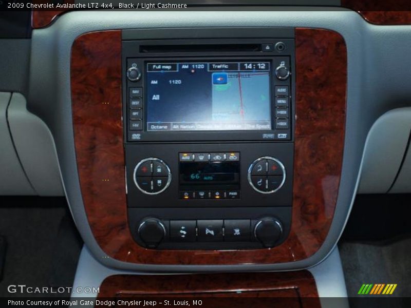 Black / Light Cashmere 2009 Chevrolet Avalanche LTZ 4x4