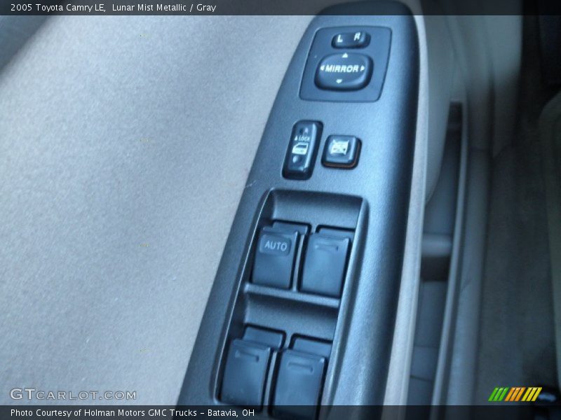 Lunar Mist Metallic / Gray 2005 Toyota Camry LE