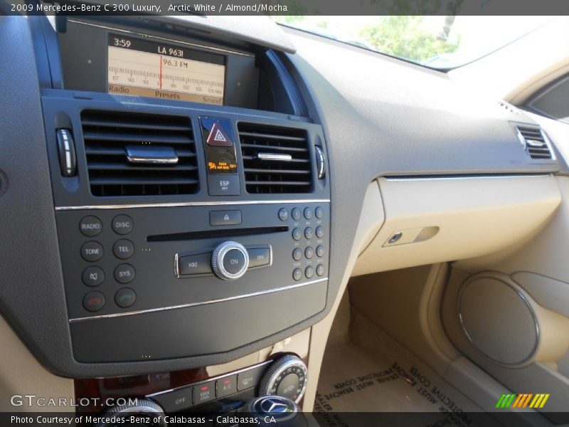 Arctic White / Almond/Mocha 2009 Mercedes-Benz C 300 Luxury