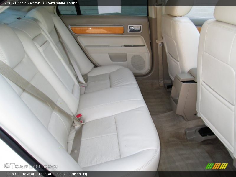 Oxford White / Sand 2006 Lincoln Zephyr