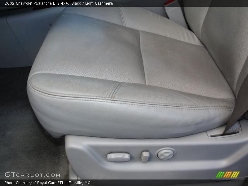 Black / Light Cashmere 2009 Chevrolet Avalanche LTZ 4x4