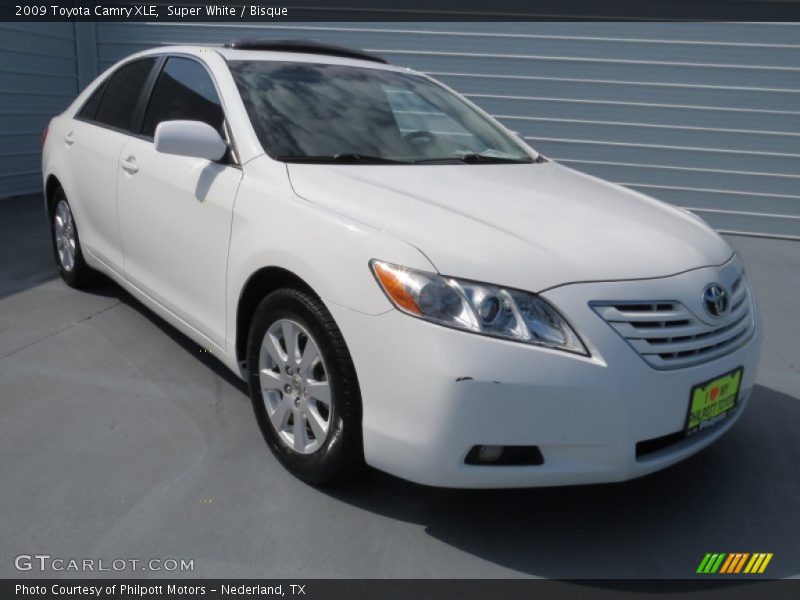 Super White / Bisque 2009 Toyota Camry XLE