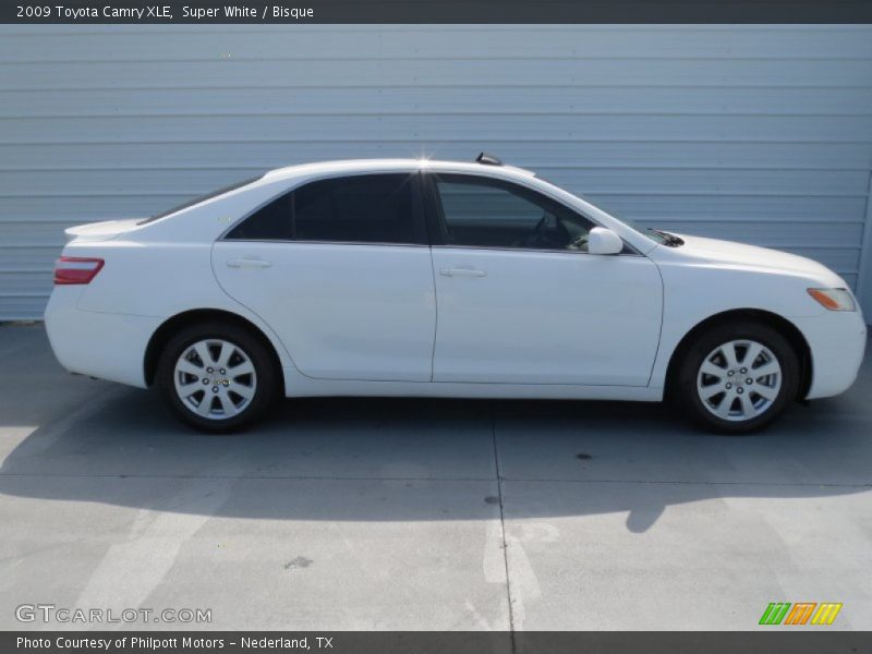 Super White / Bisque 2009 Toyota Camry XLE