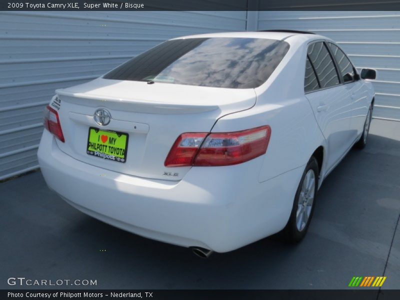 Super White / Bisque 2009 Toyota Camry XLE