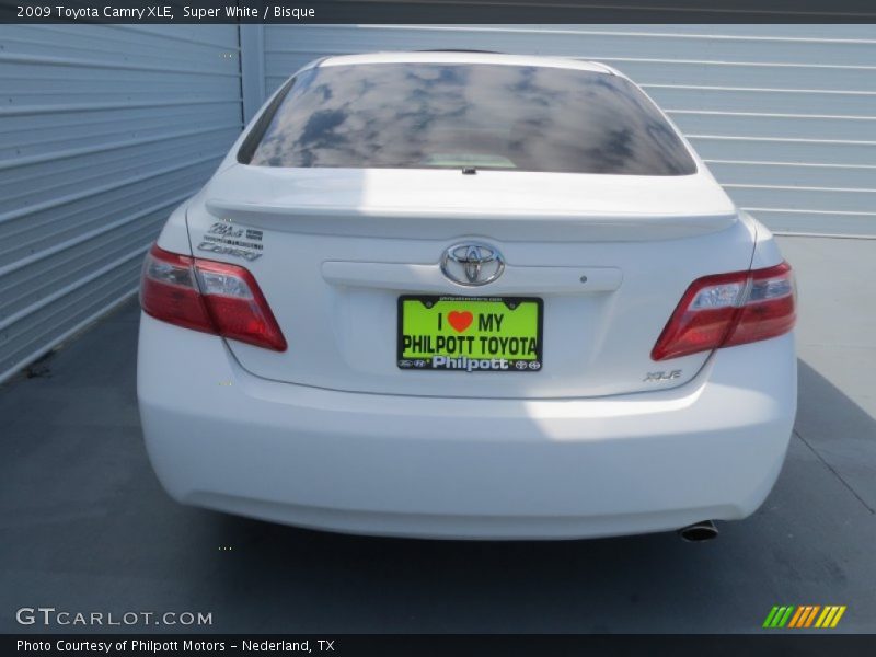 Super White / Bisque 2009 Toyota Camry XLE