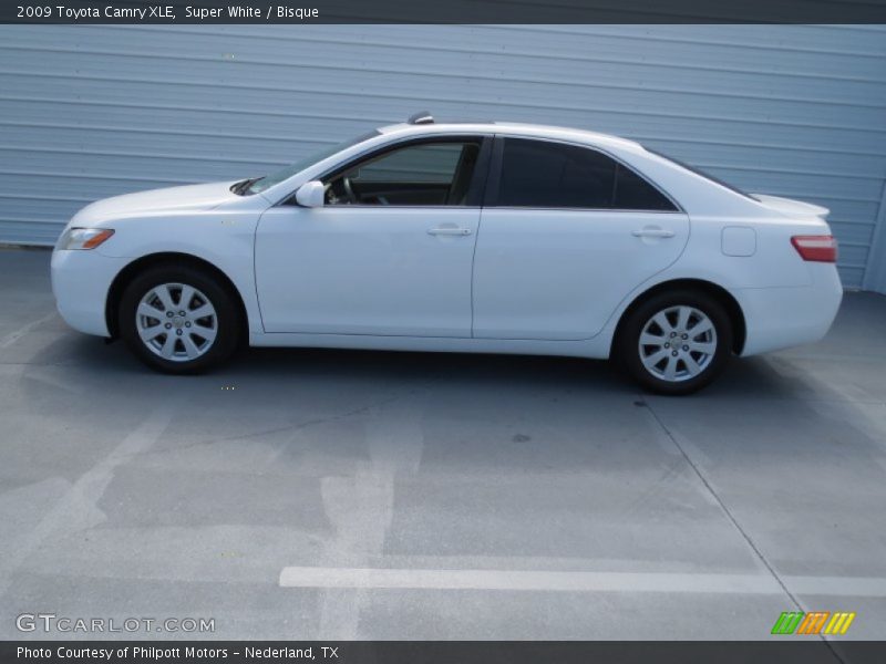 Super White / Bisque 2009 Toyota Camry XLE