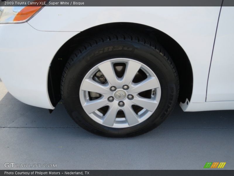 Super White / Bisque 2009 Toyota Camry XLE