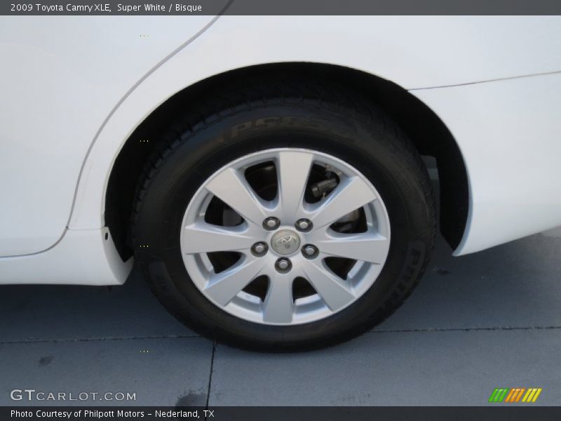 Super White / Bisque 2009 Toyota Camry XLE