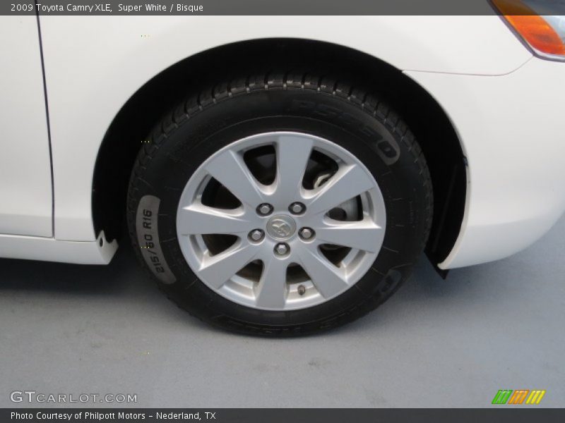 Super White / Bisque 2009 Toyota Camry XLE